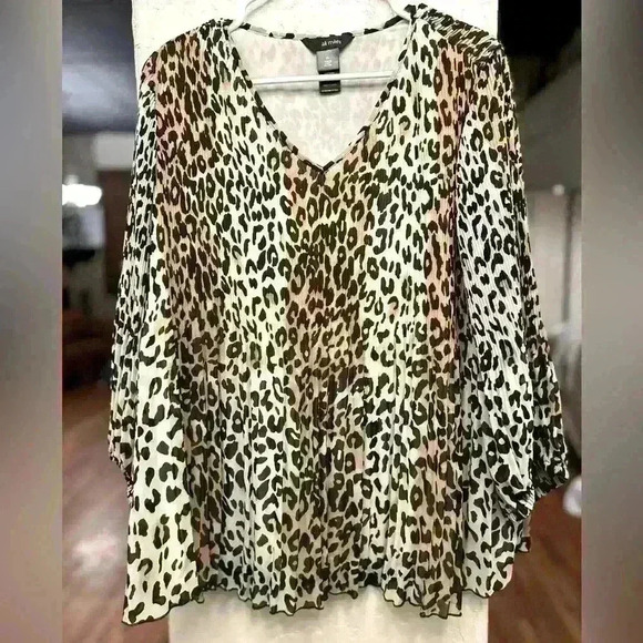 Ali miles XL animal print accordion style pop over top . EUC office professional - Picture 1 of 7